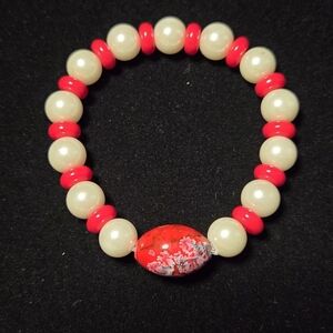 Elegant Red and Cream Beaded Bracelet